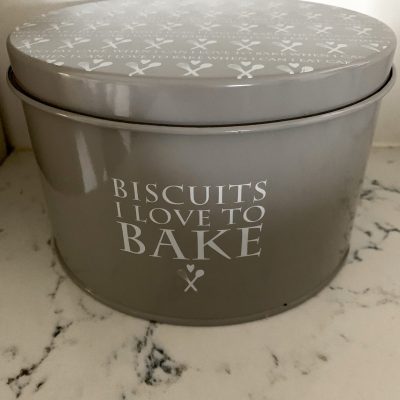 Parlane Tin - Biscuits Taupe